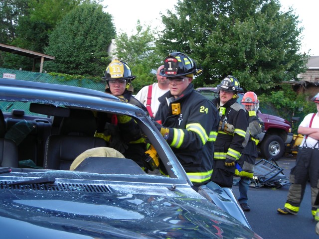 MVX 06/08 - Roof removal.