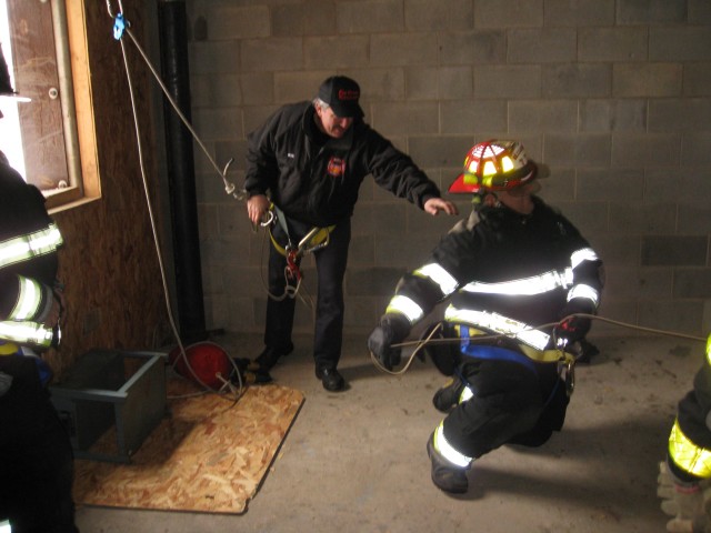 Gemtor/Petzl EXO Training 02/08 - Captain Comi remote anchors before bailing out the window